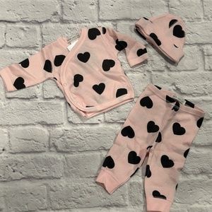 Newborn Take Me Home Set - Light Pink with Black hearts